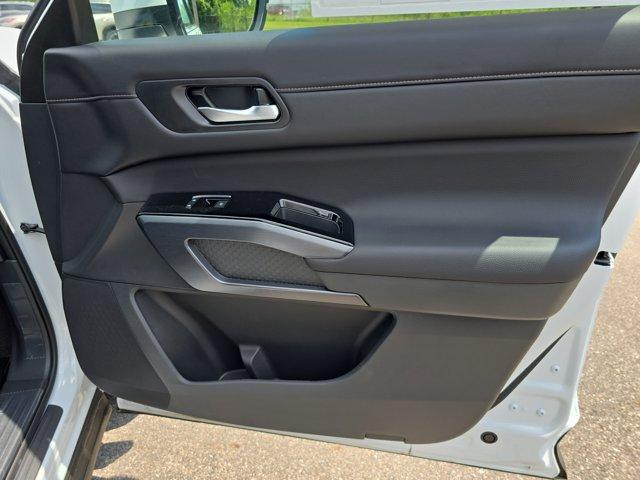 new 2025 Nissan Pathfinder car, priced at $43,905