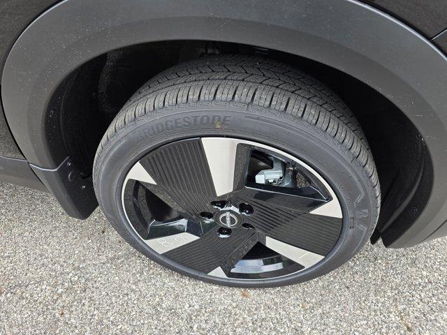 new 2025 Nissan Kicks car, priced at $27,695