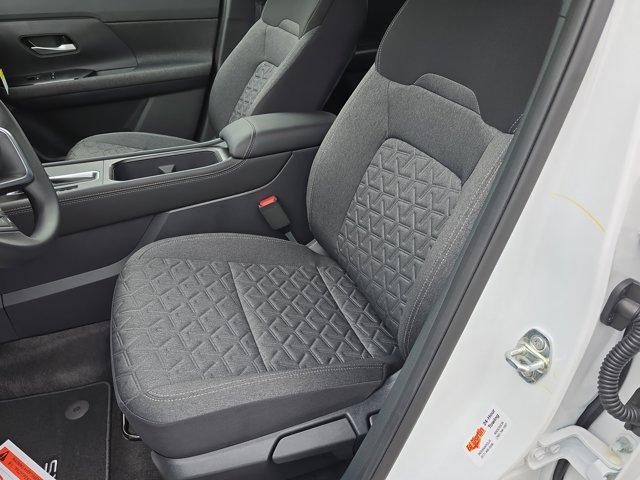 new 2025 Nissan Kicks car, priced at $25,559