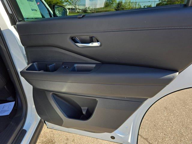 new 2025 Nissan Pathfinder car, priced at $39,085