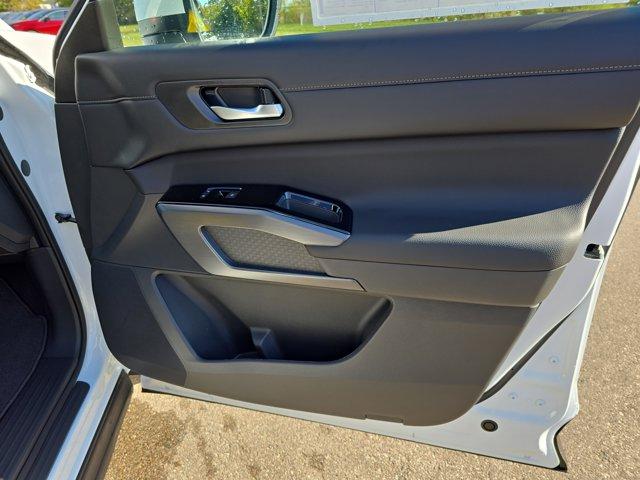 new 2025 Nissan Pathfinder car, priced at $39,085