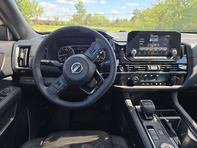 new 2025 Nissan Pathfinder car, priced at $41,764