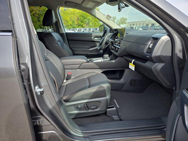 new 2025 Nissan Pathfinder car, priced at $38,351