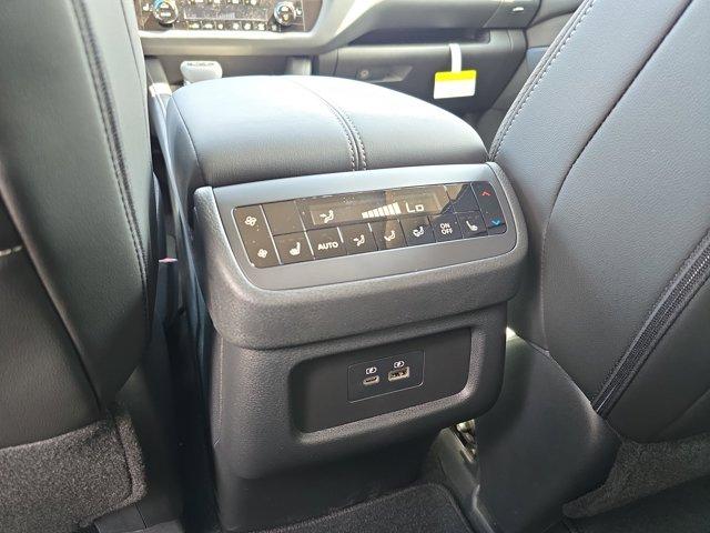new 2025 Nissan Pathfinder car, priced at $45,630