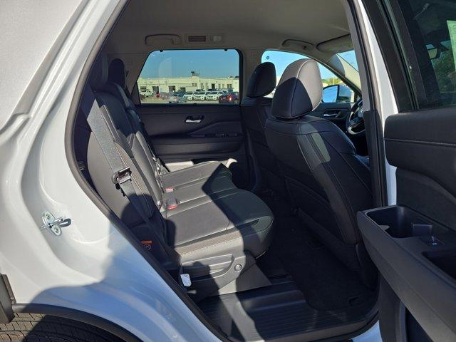 new 2025 Nissan Pathfinder car, priced at $39,085