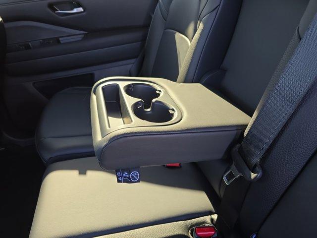 new 2025 Nissan Pathfinder car, priced at $39,085