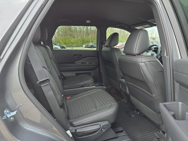 new 2025 Nissan Pathfinder car, priced at $40,406