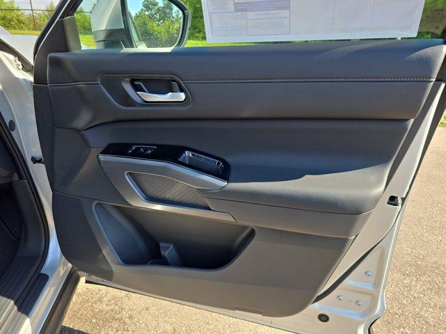 new 2025 Nissan Pathfinder car, priced at $45,630