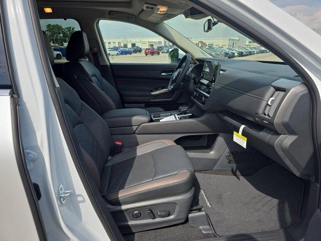 new 2025 Nissan Pathfinder car, priced at $49,238