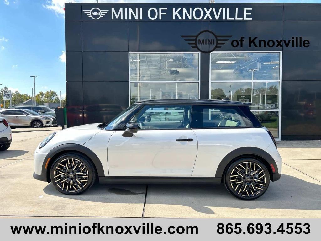 new 2025 MINI Hardtop car, priced at $39,110