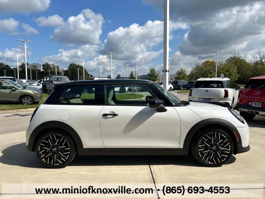 new 2025 MINI Hardtop car, priced at $39,110