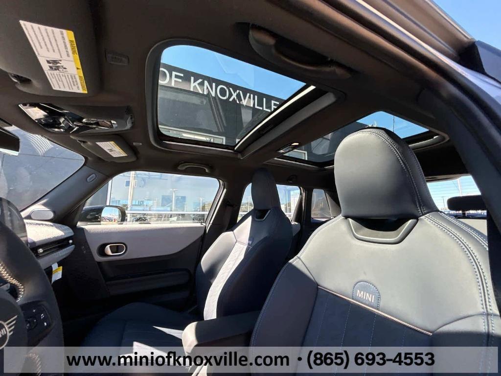 new 2025 MINI Hardtop car, priced at $38,923