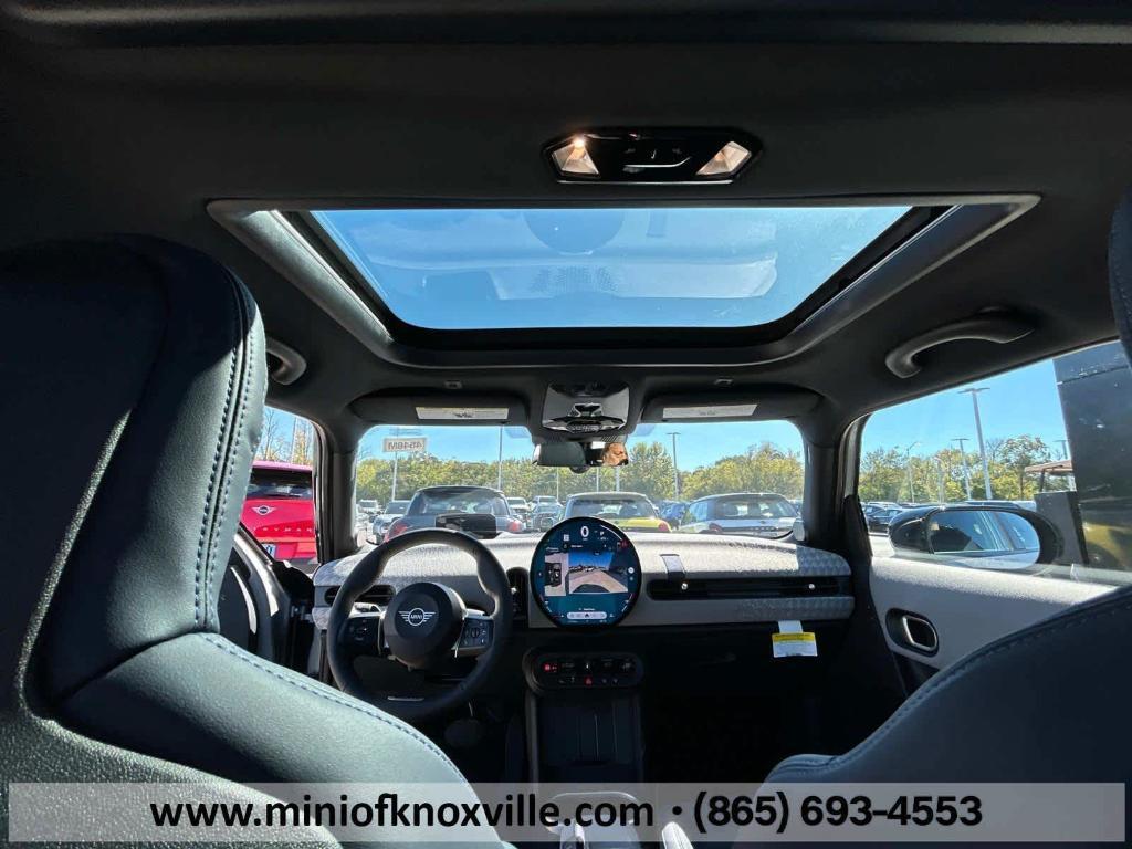 new 2025 MINI Hardtop car, priced at $38,923