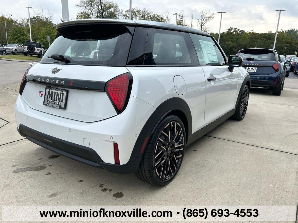 new 2025 MINI Hardtop car, priced at $39,380