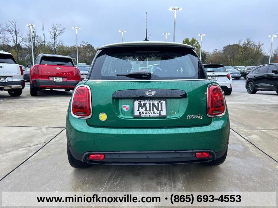 used 2022 MINI SE Hardtop car, priced at $23,901