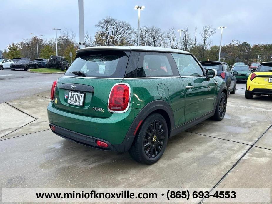 used 2022 MINI SE Hardtop car, priced at $23,901