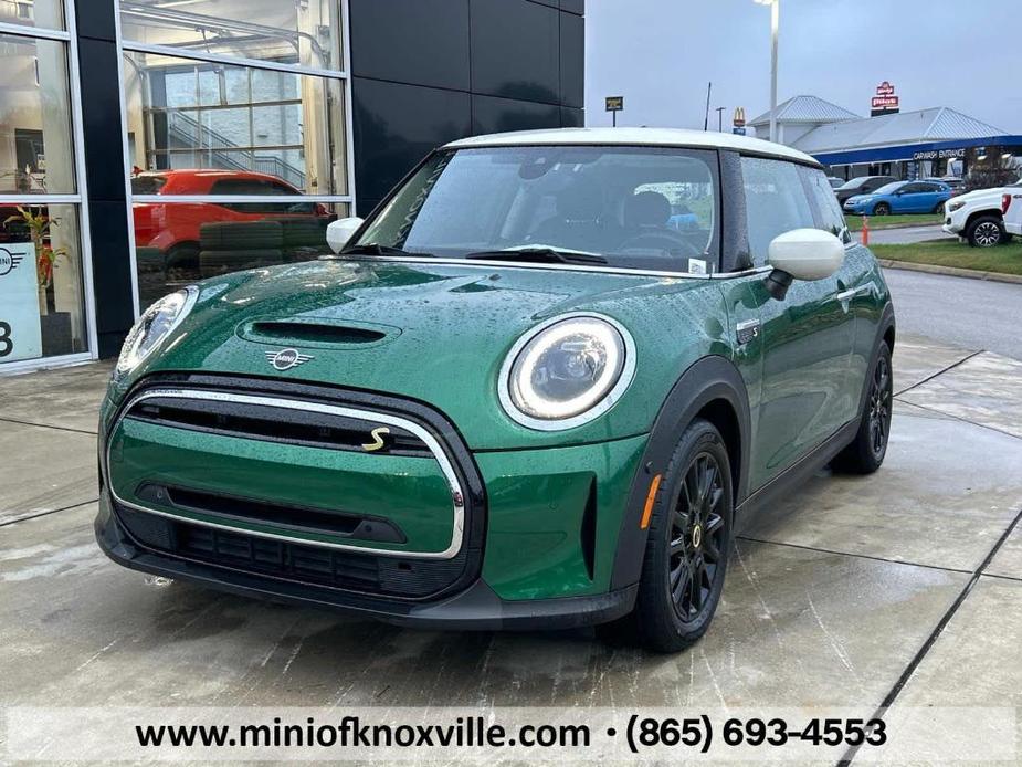 used 2022 MINI SE Hardtop car, priced at $23,901