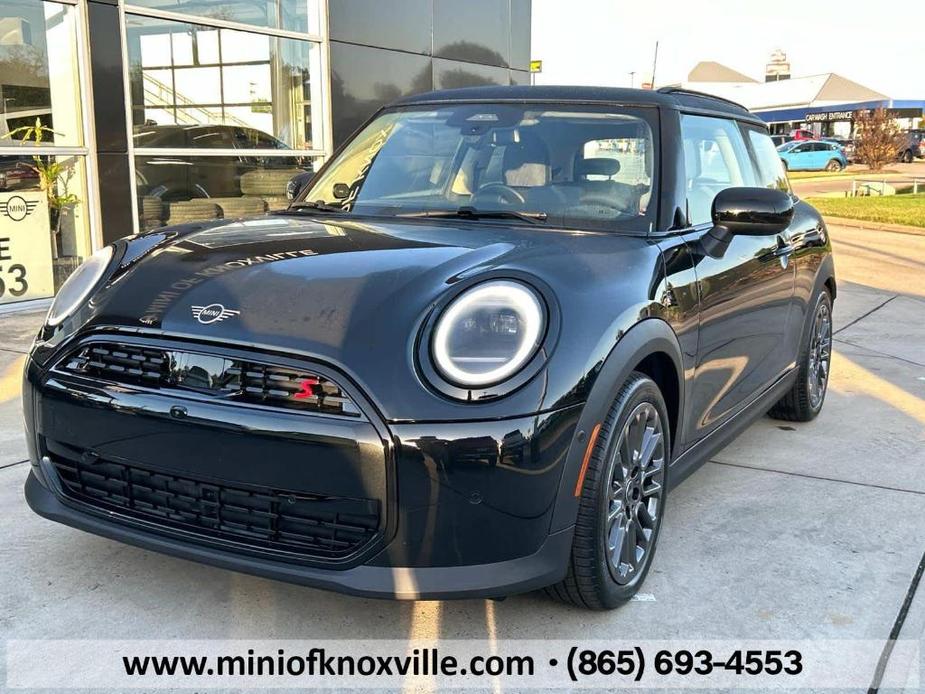 used 2025 MINI Hardtop car, priced at $31,901