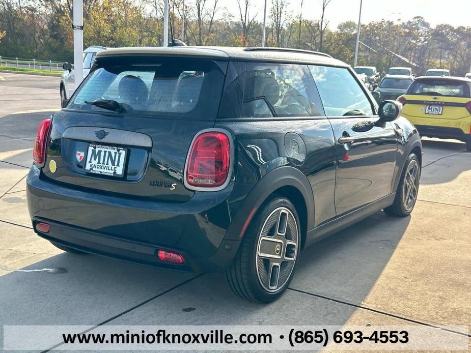 used 2024 MINI SE Hardtop car, priced at $26,901