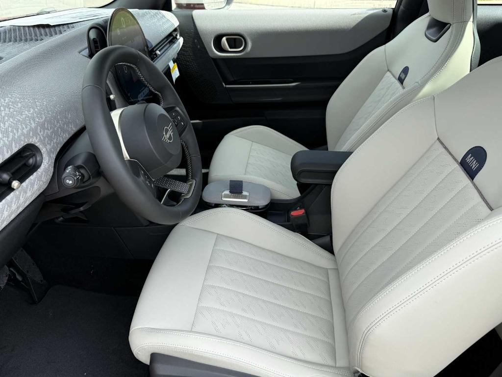 new 2025 MINI Hardtop car, priced at $37,075