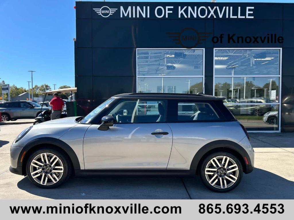 new 2025 MINI Hardtop car, priced at $37,515