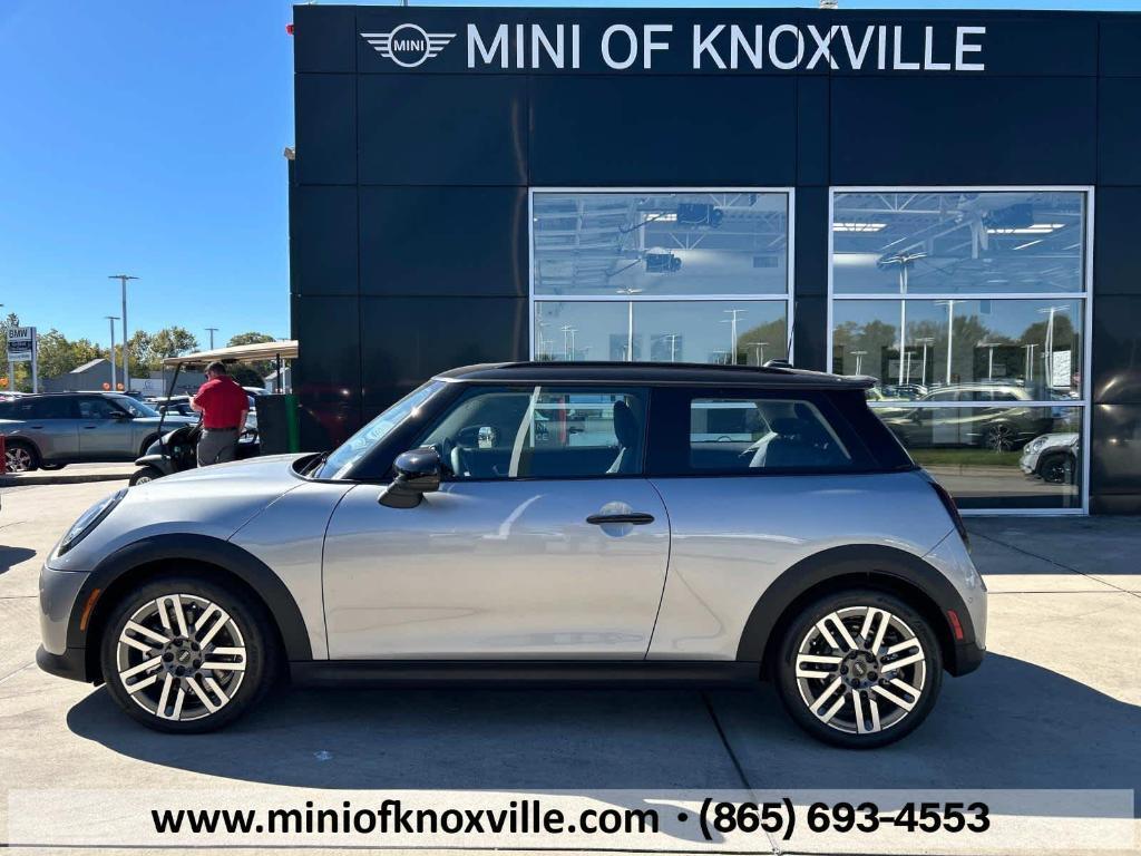 new 2025 MINI Hardtop car, priced at $37,515