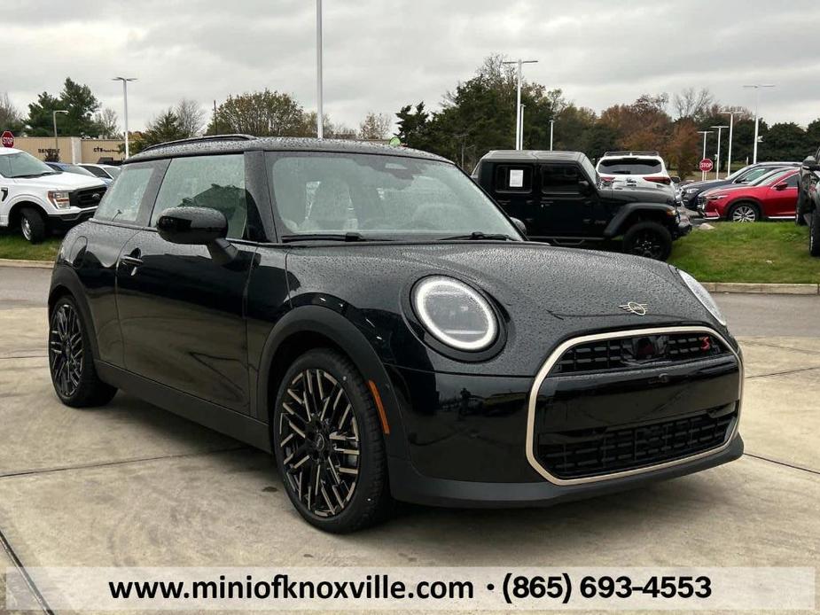 new 2025 MINI Hardtop car, priced at $39,385