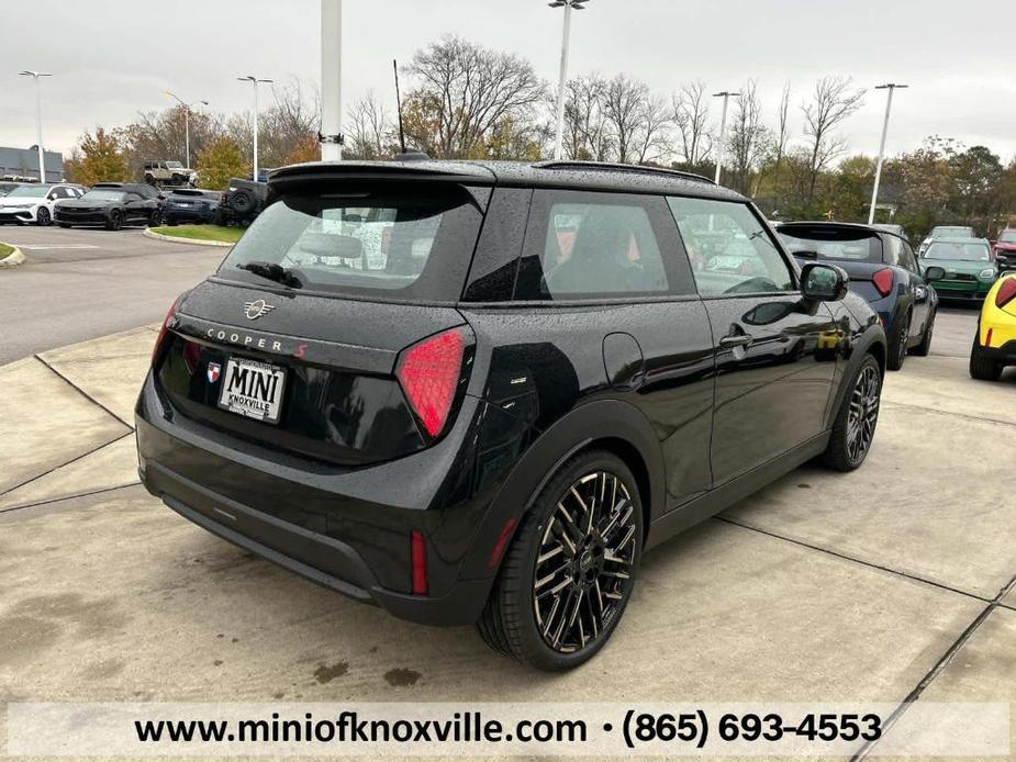 new 2025 MINI Hardtop car, priced at $39,385