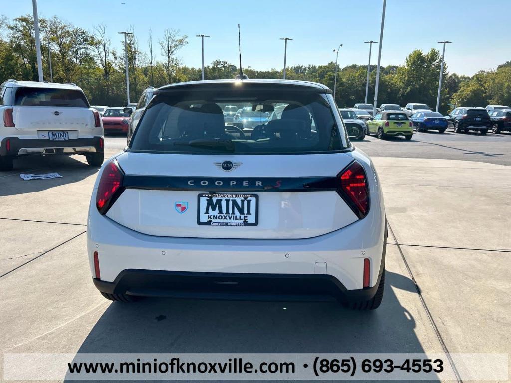 new 2025 MINI Hardtop car, priced at $38,100