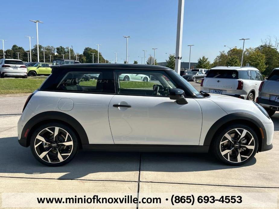 new 2025 MINI Hardtop car, priced at $38,100