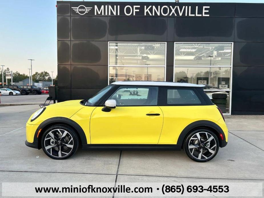 new 2025 MINI Hardtop car, priced at $39,125