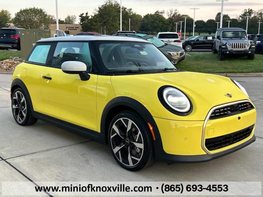 new 2025 MINI Hardtop car, priced at $39,125