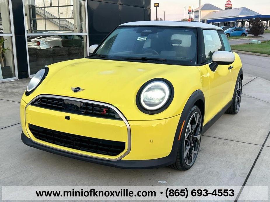 new 2025 MINI Hardtop car, priced at $39,125