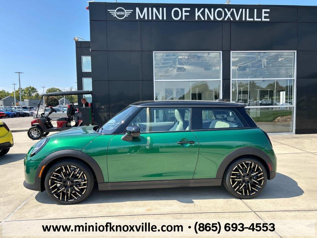 new 2025 MINI Hardtop car, priced at $39,105