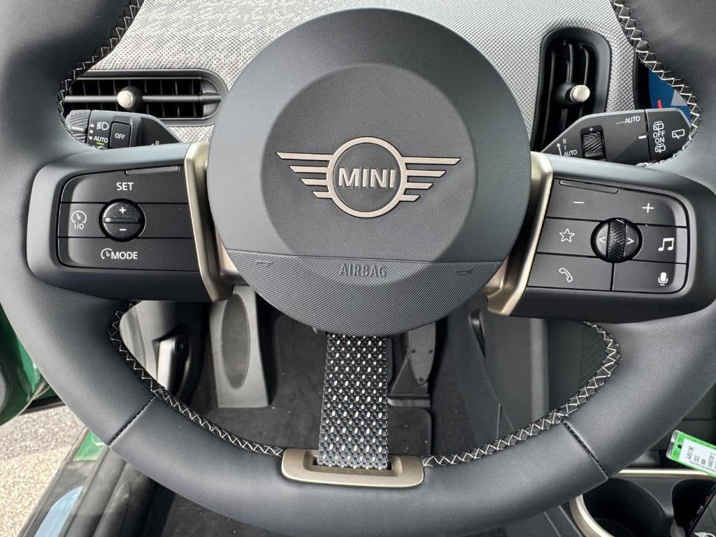 new 2025 MINI Hardtop car, priced at $39,105