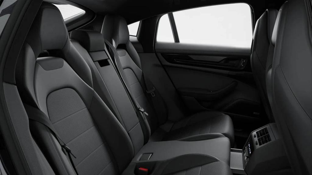 new 2025 Porsche Panamera car