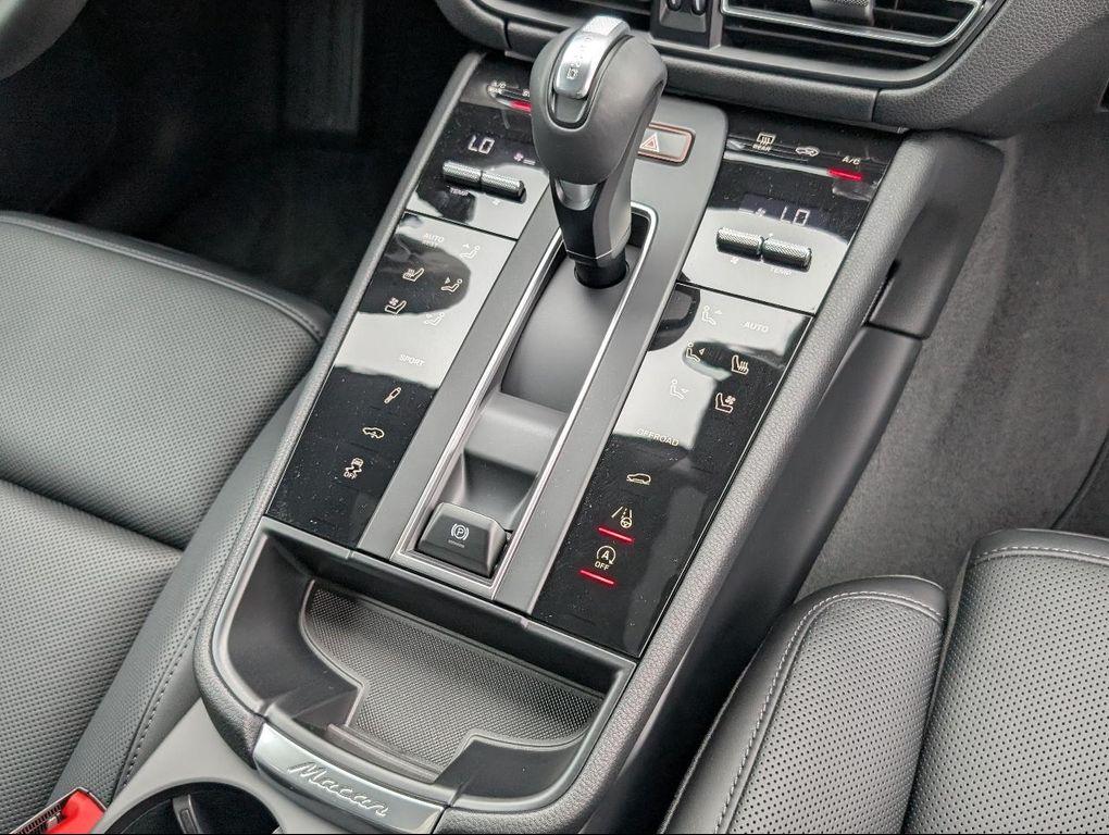 new 2025 Porsche Macan car