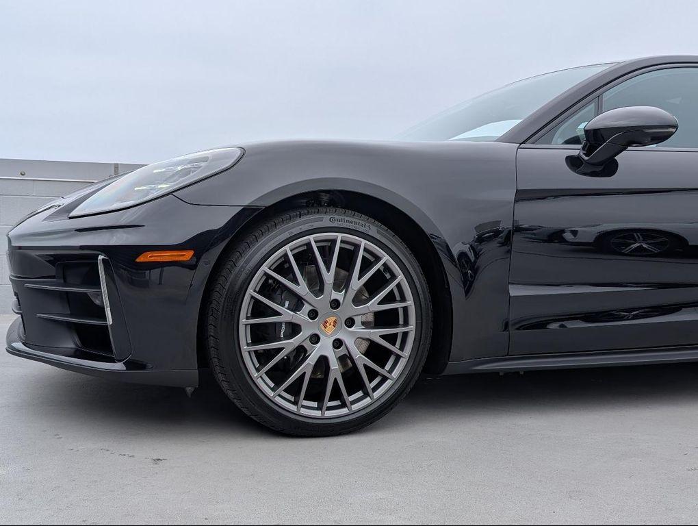 new 2025 Porsche Panamera car