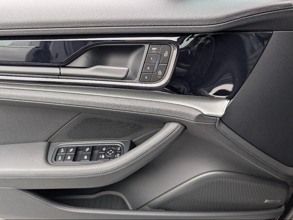 new 2025 Porsche Panamera car