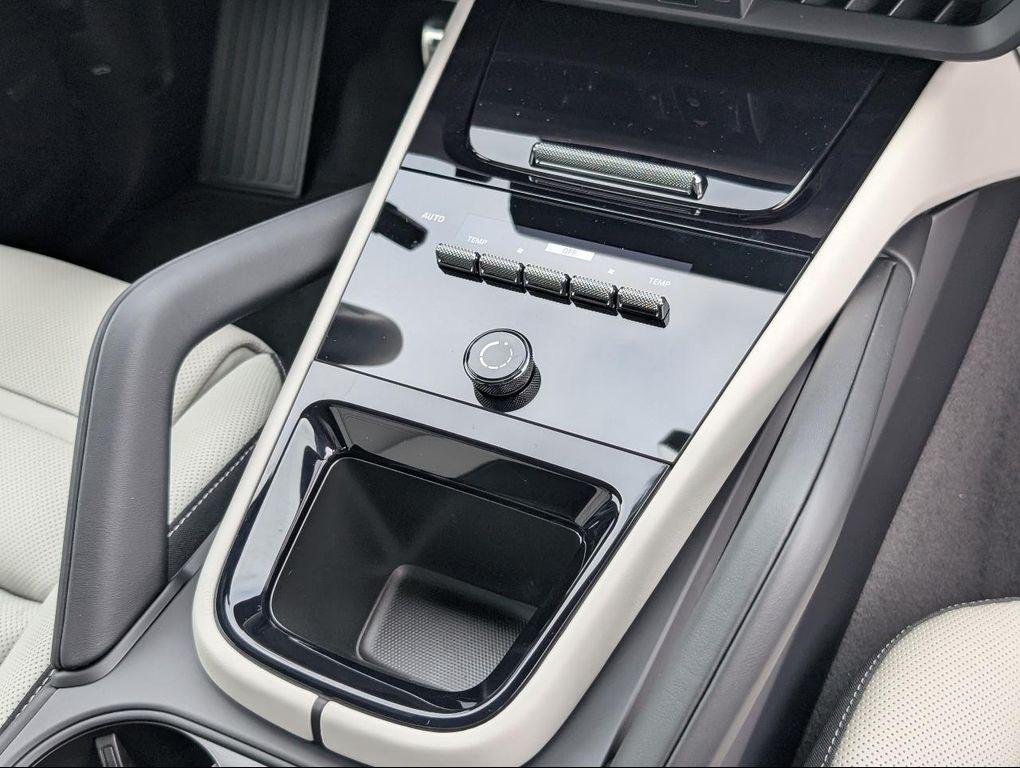 new 2025 Porsche Cayenne car