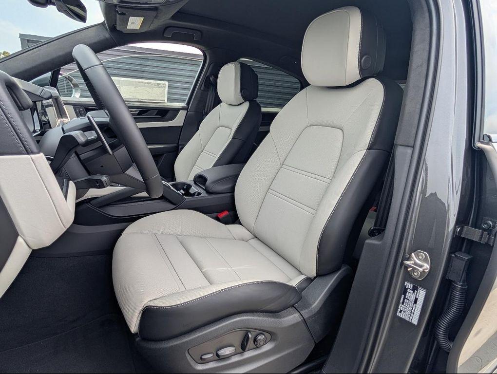 new 2025 Porsche Cayenne car
