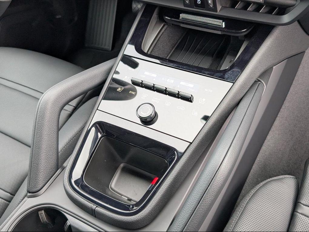 new 2025 Porsche Cayenne car, priced at $108,075