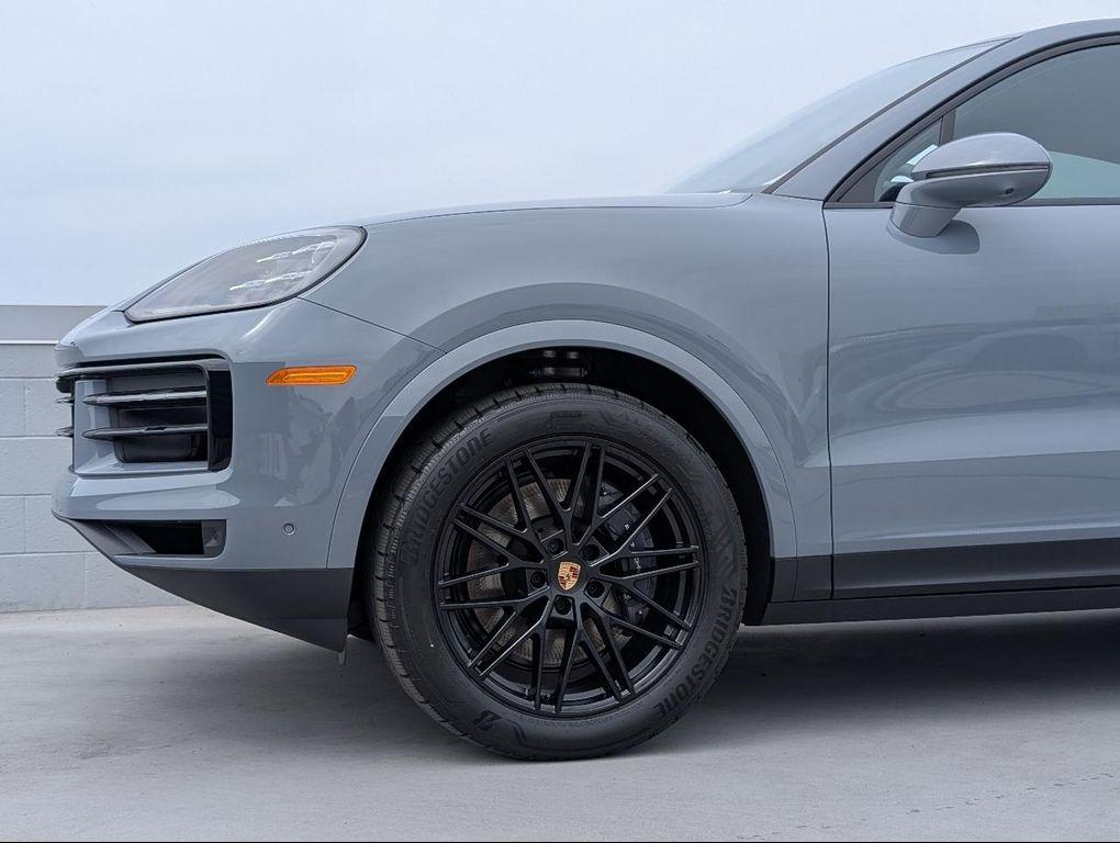 new 2025 Porsche Cayenne car, priced at $108,075