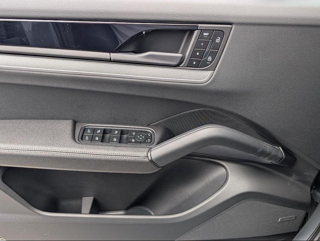 new 2025 Porsche Cayenne car, priced at $108,075