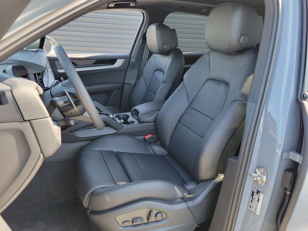 new 2025 Porsche Cayenne car