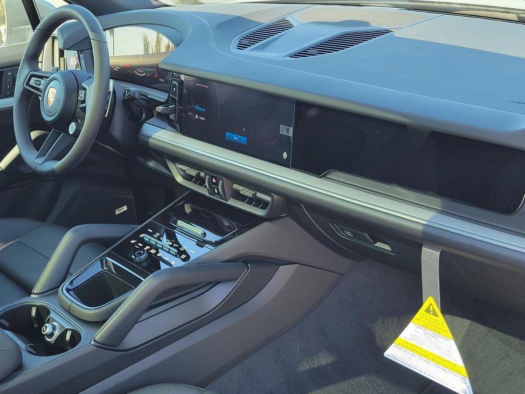 new 2025 Porsche Cayenne car