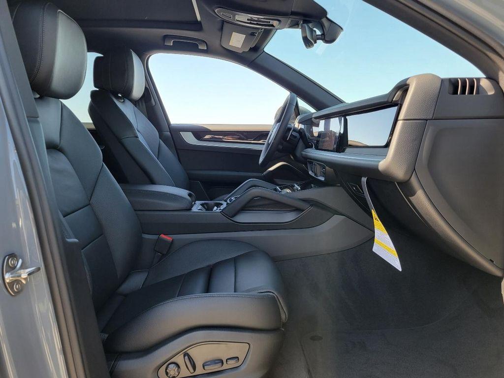 new 2025 Porsche Cayenne car