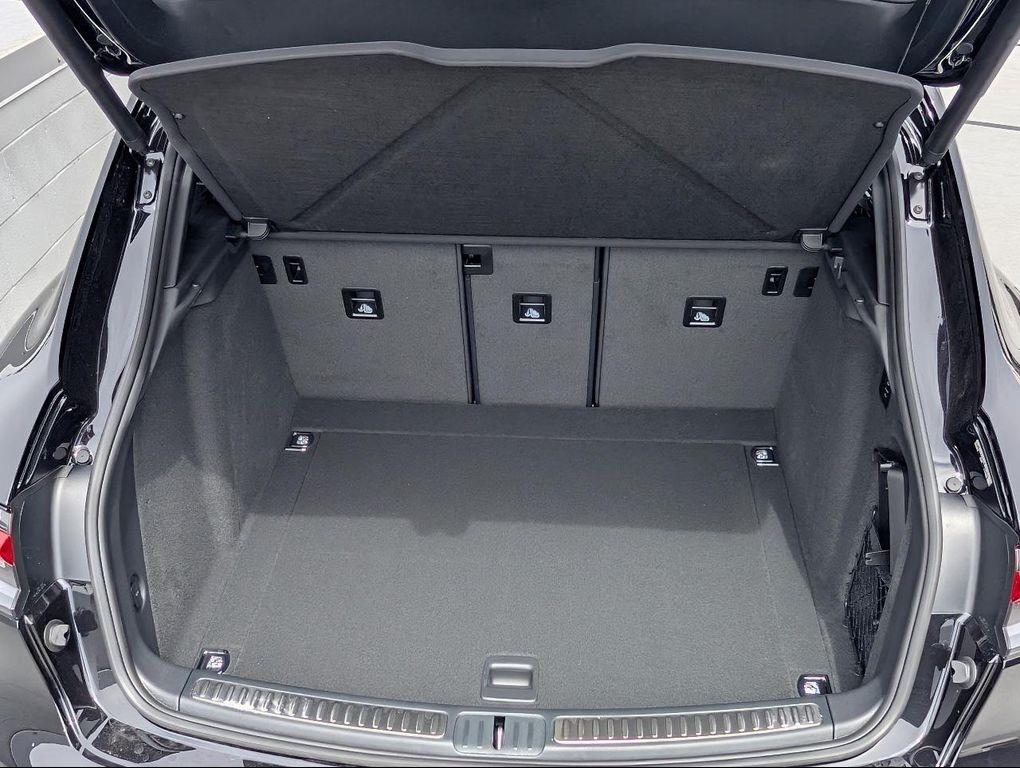 new 2025 Porsche Macan car