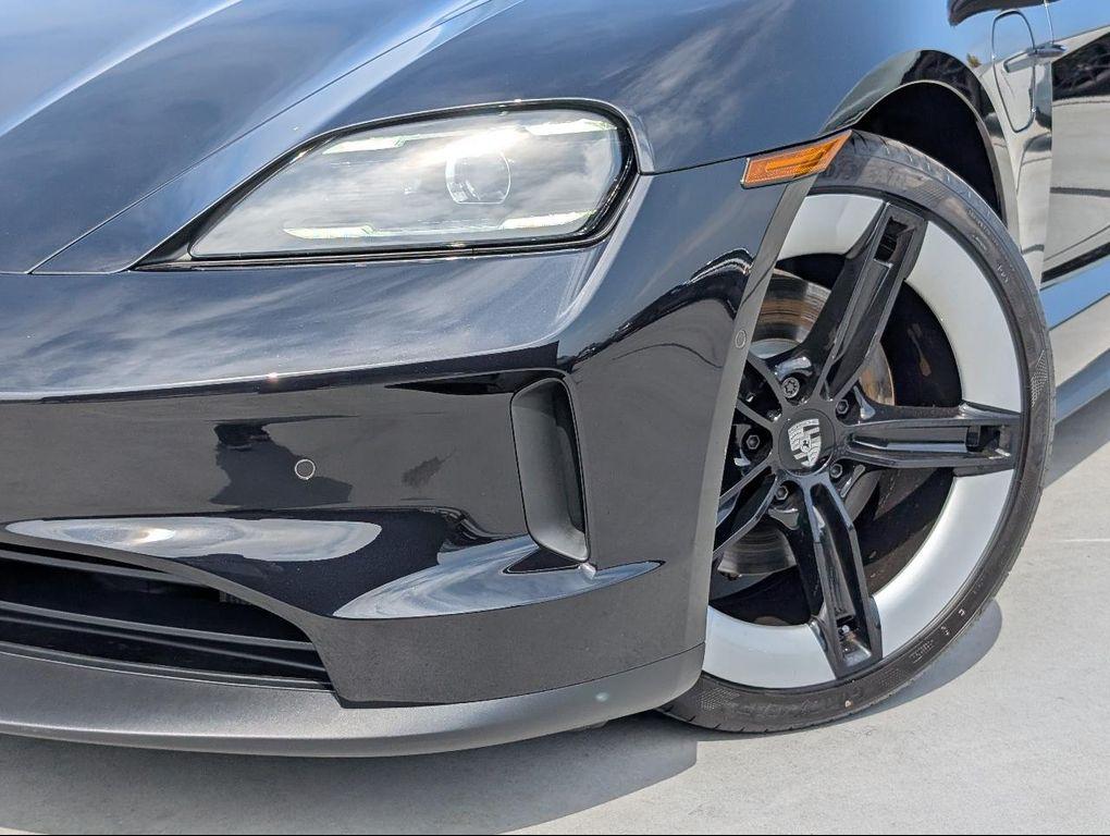 new 2025 Porsche Taycan car