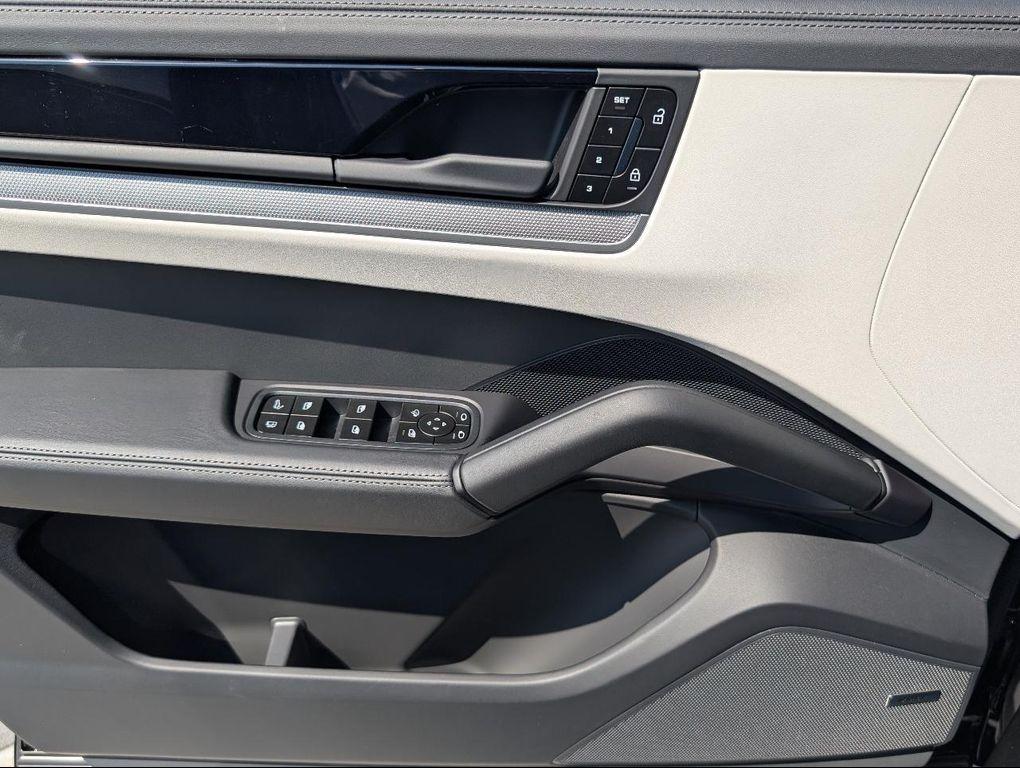 new 2025 Porsche Cayenne car